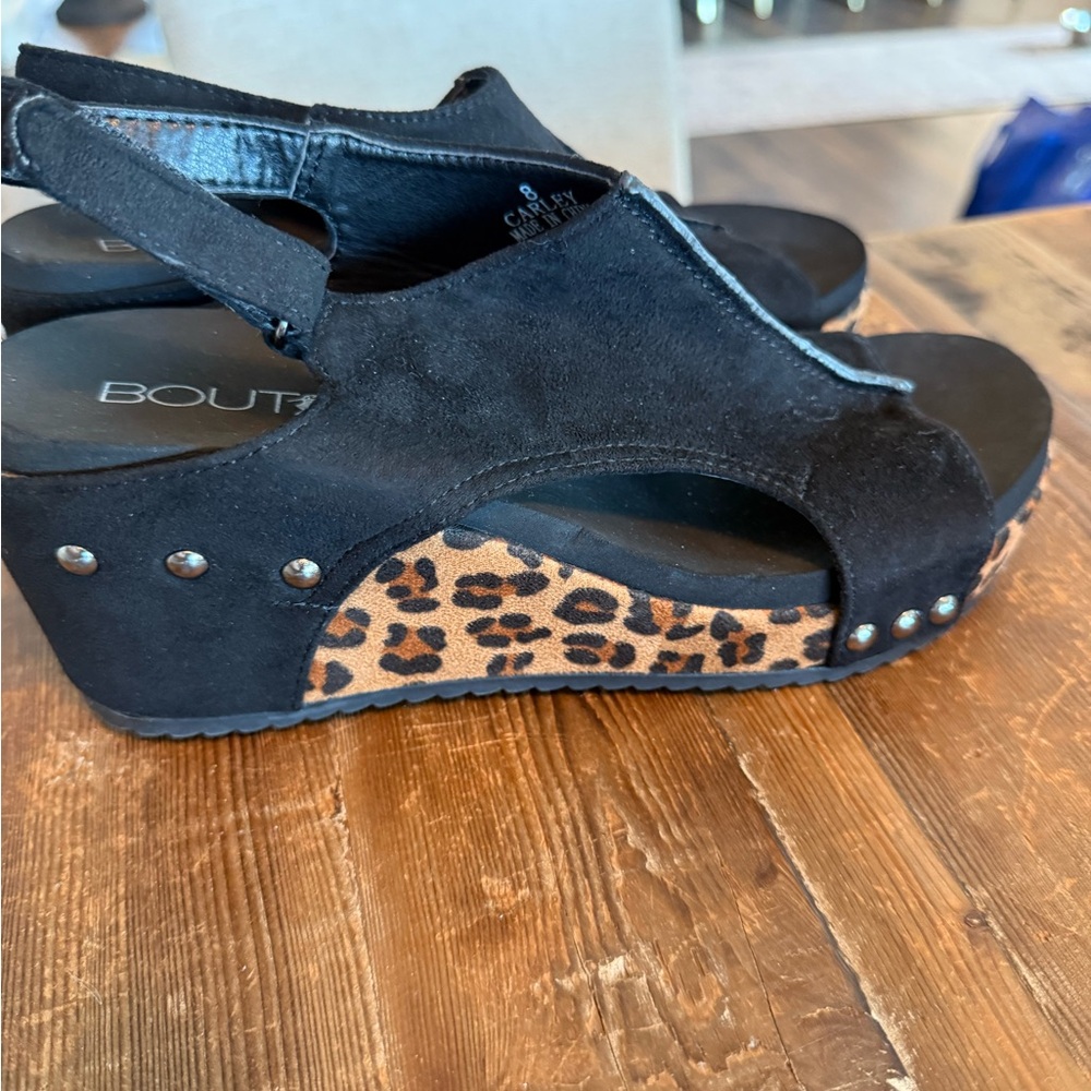 Corky’s Black and Leopard Wedges NEW